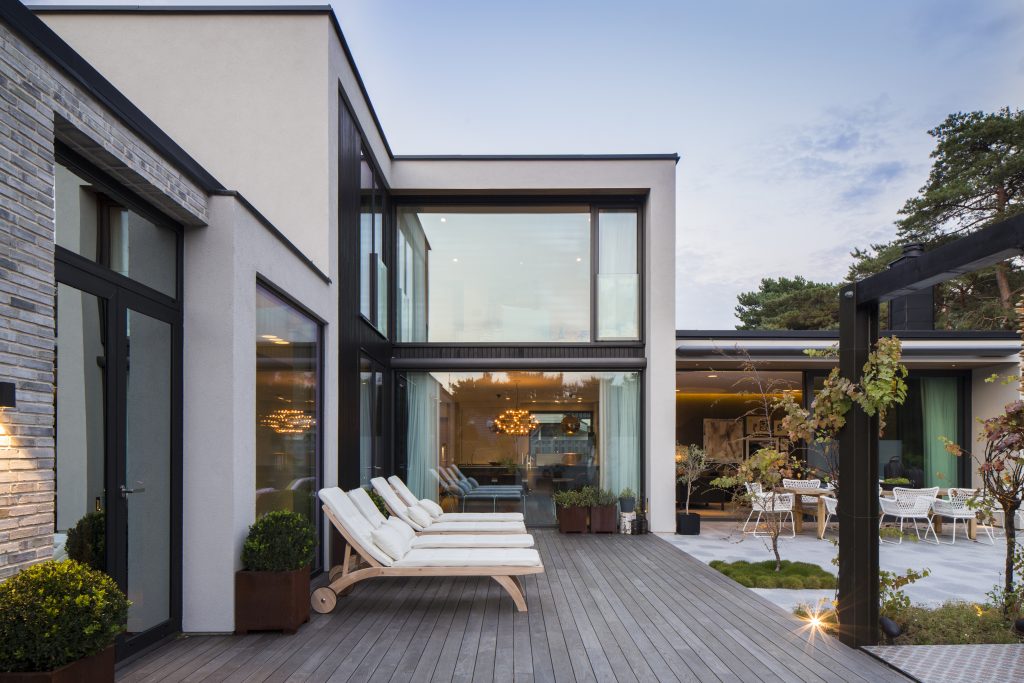 Exklusiv arkitektritad villa med pool, Sawi Exclusive Homes by Treano i Höllviken