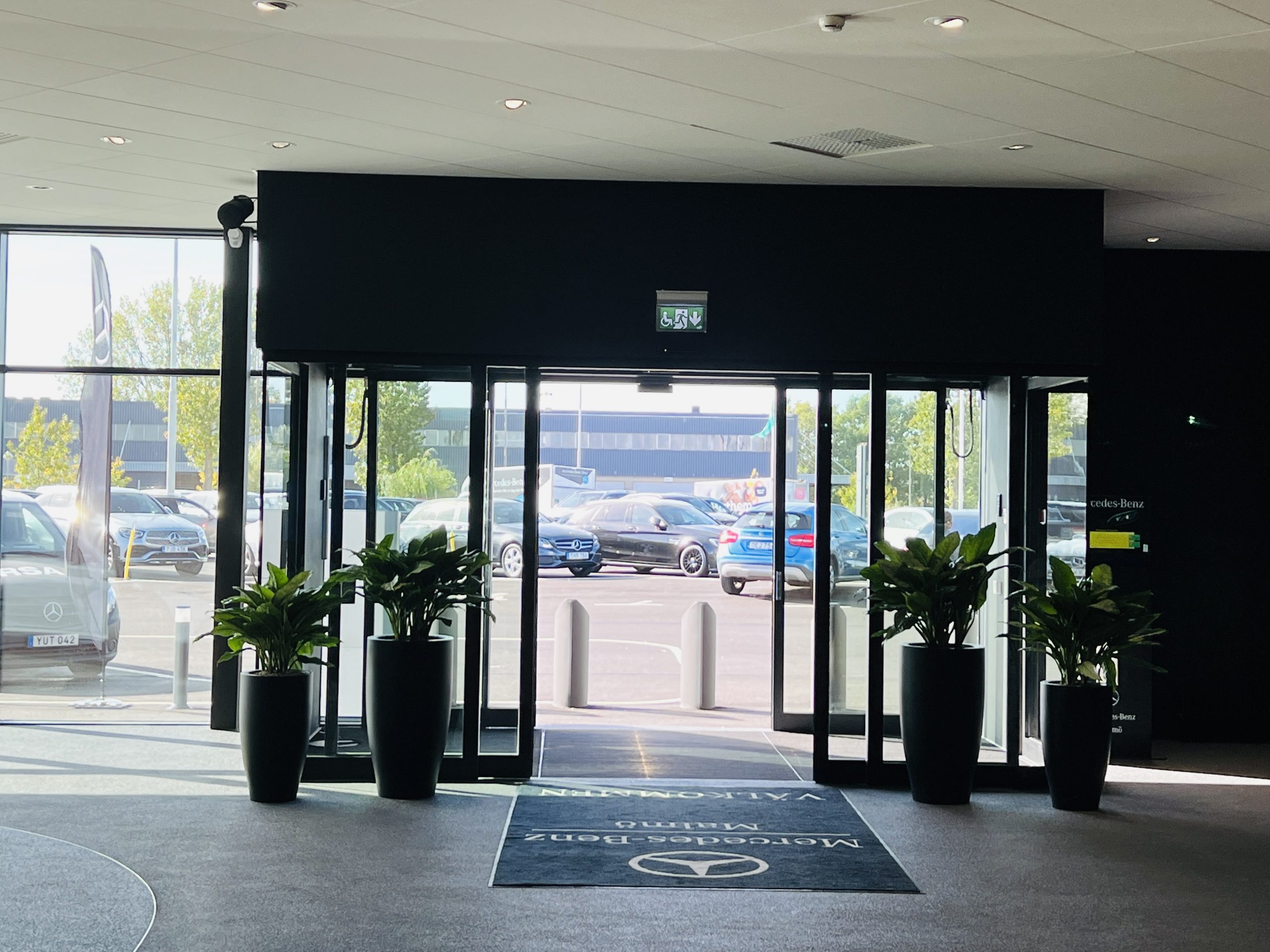 Nya entrén till Mercedes-Benz Malmö läckert utformad
