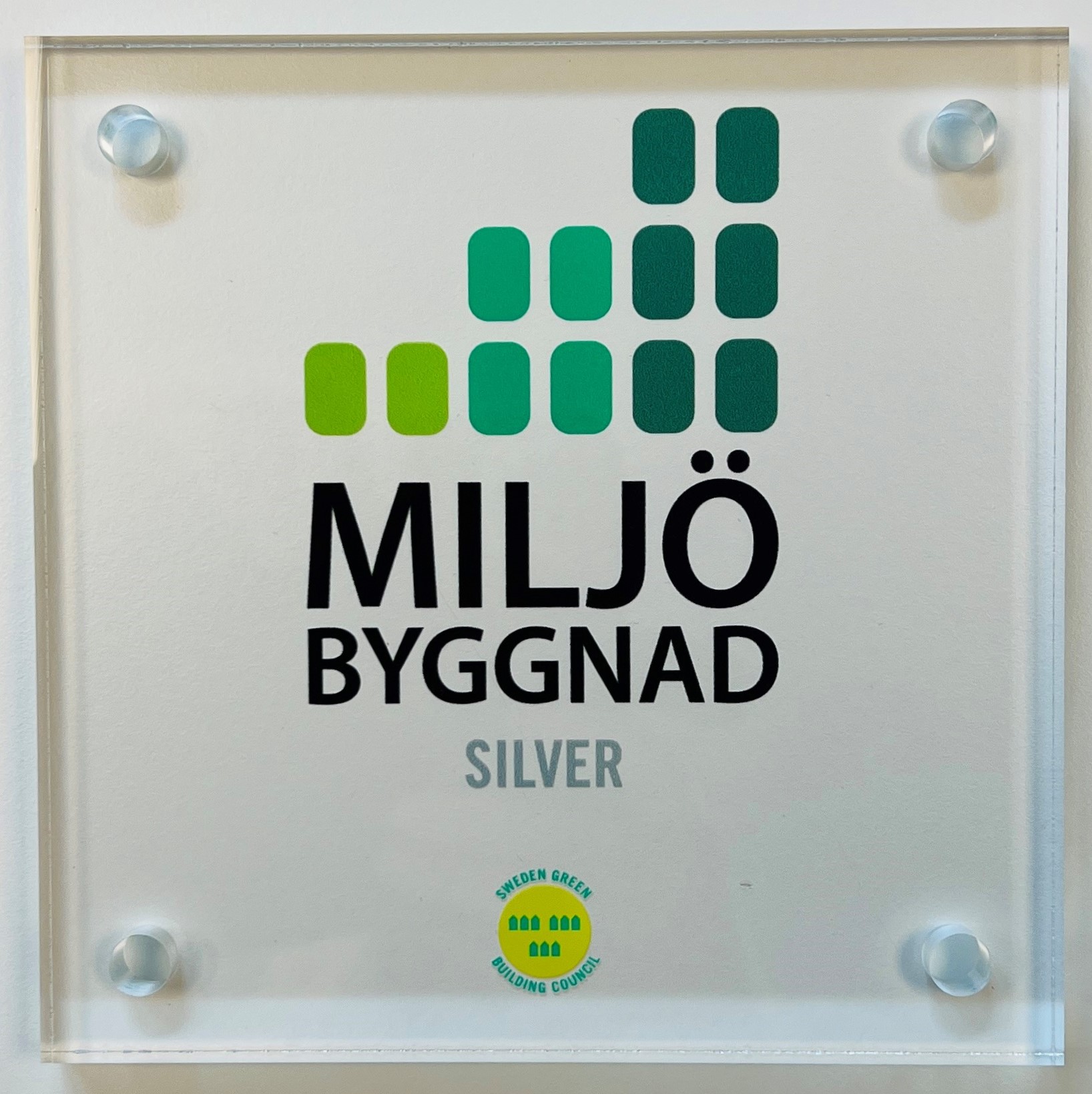 Projektet är byggt och certifierat enligt miljöbyggnad silver (miljöbyggnad3.2), genom Sweden Green Building Council.