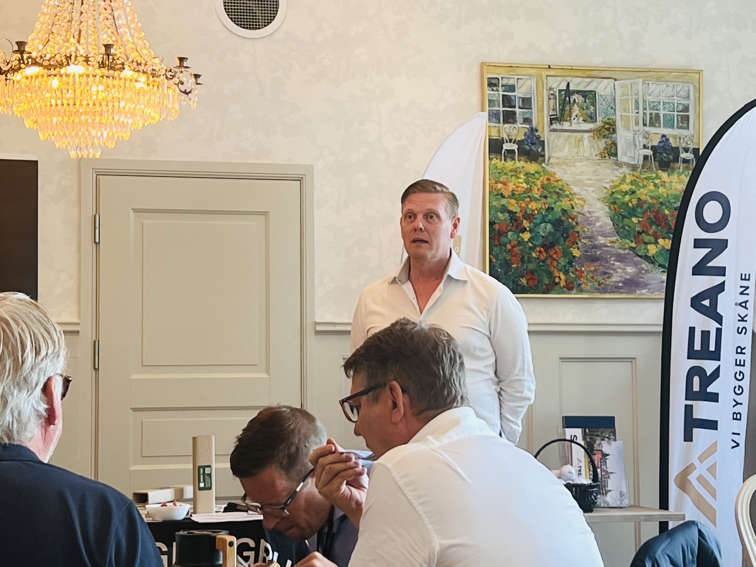 Treanos hållbarhetschef berättar om vårt hållbarhetsarbete vid lunchen på Sofiero slott